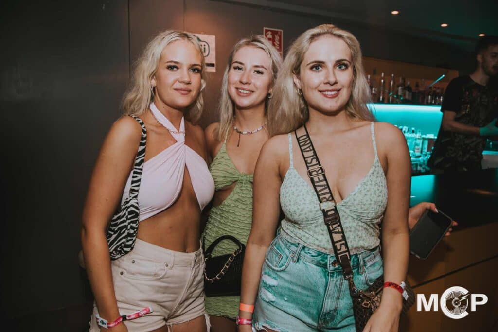 Bayan Kons is ilanlari